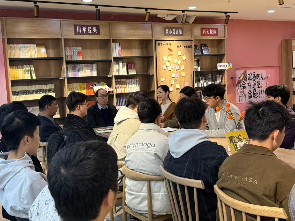 图书馆成功举办书海航行社...